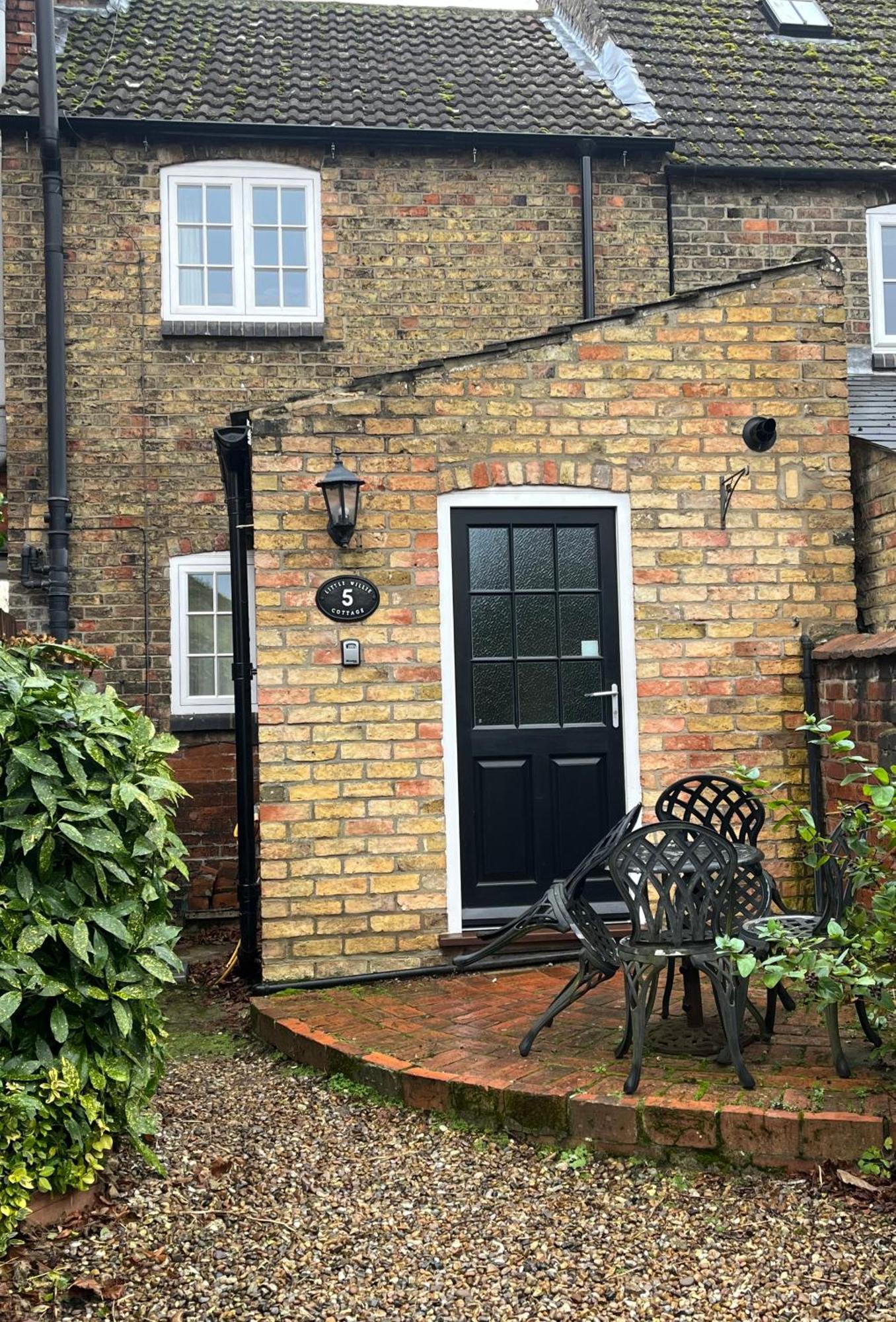 5 Union Road Villa Lincoln Exterior photo
